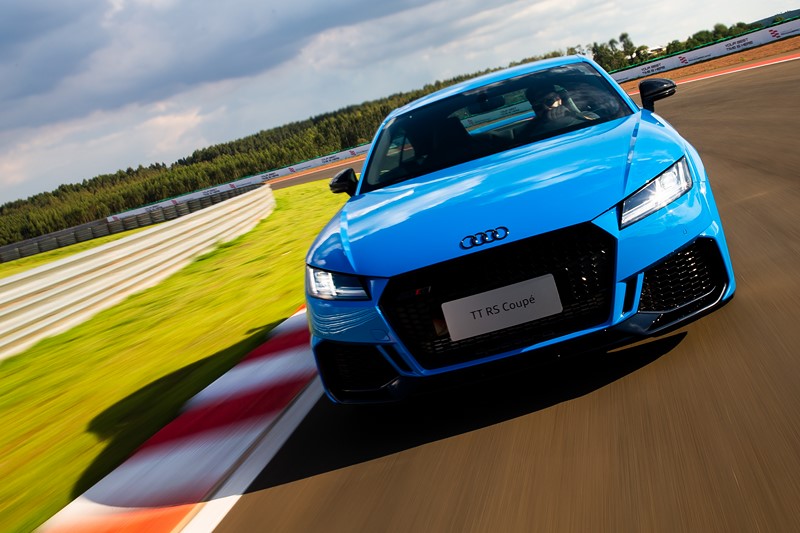 Audi TT RS chega ao Brasil com novo visual; preço parte de R$ 442.990