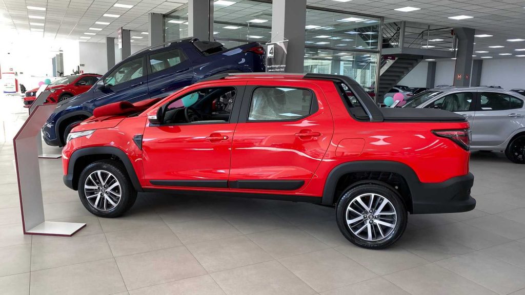 Fiat Strada Volcano 2021 chega ao Brasil