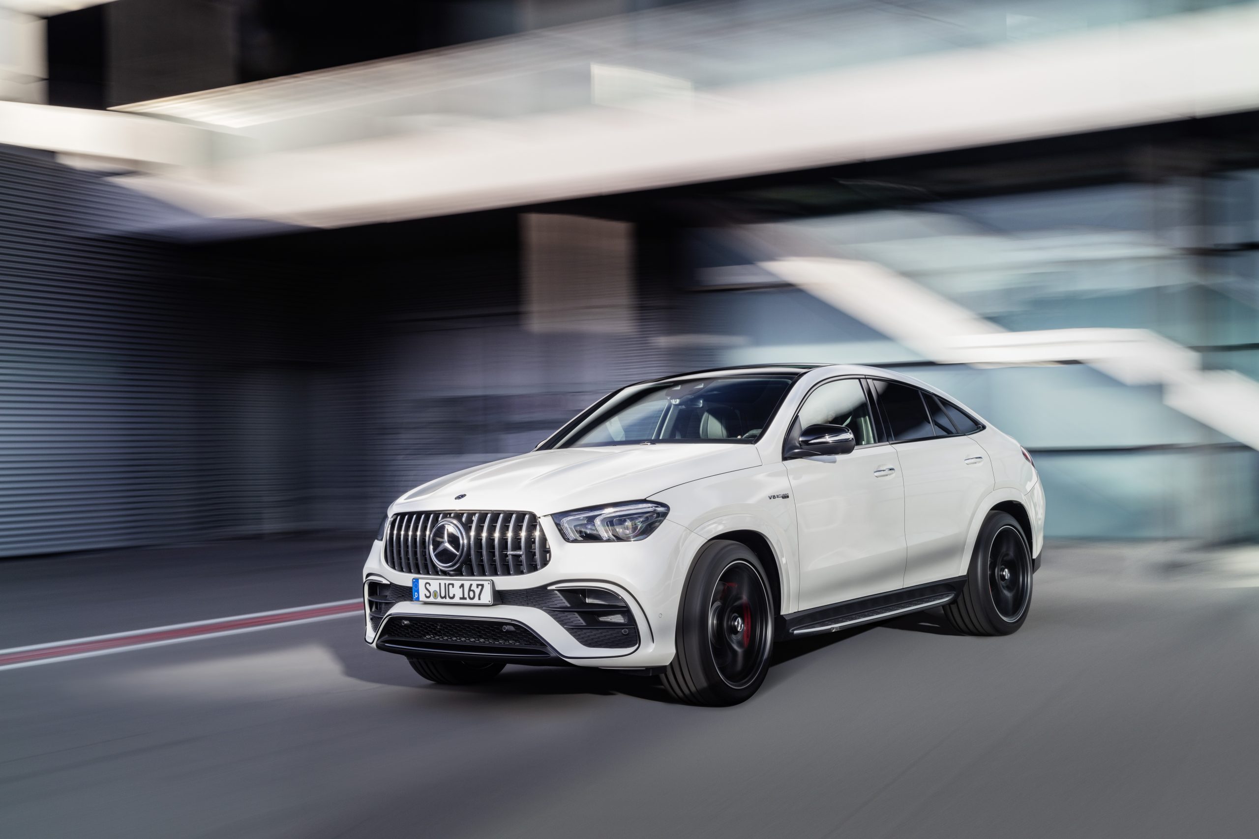 Mercedes-Benz GLE Coupé ganha motor eletrificado na versão 63 S AMG