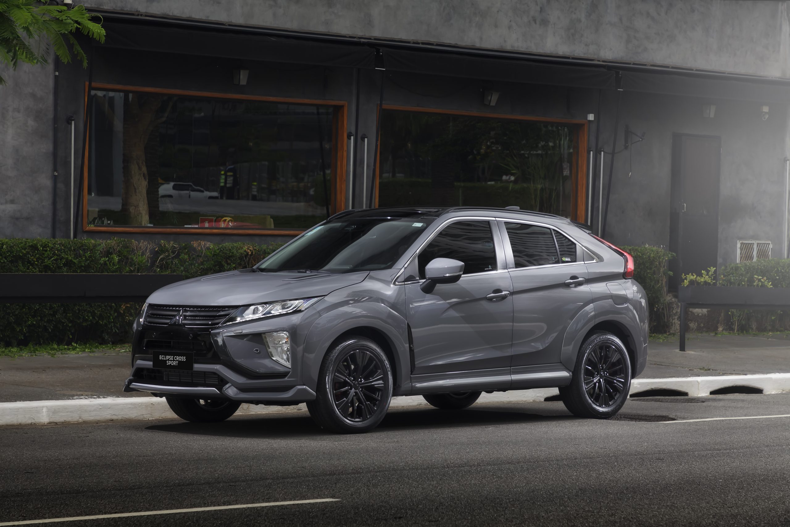 Mitsubishi Eclipse Cross 2022 ganha série especial com apelo esportivo