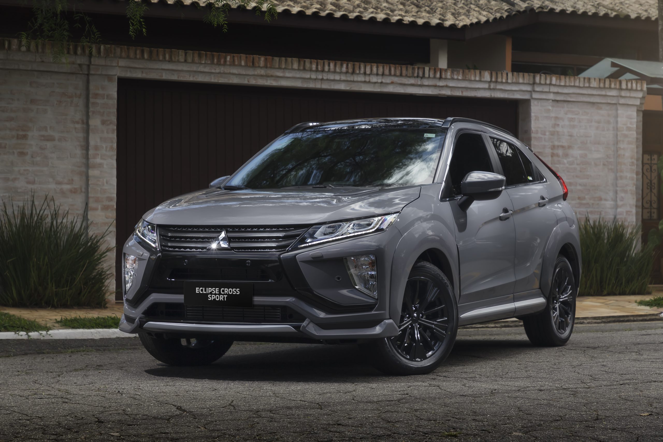 Mitsubishi Eclipse Cross 2022 ganha série especial com apelo esportivo