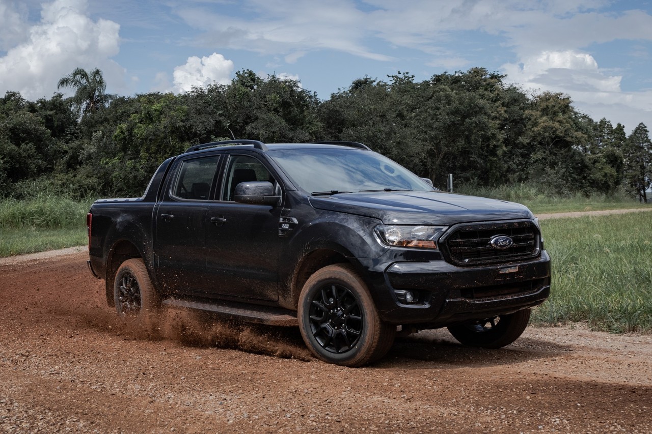 Toyota Hilux SRV flex vs Ford Ranger Black diesel: Qual picape vale mais a pena?