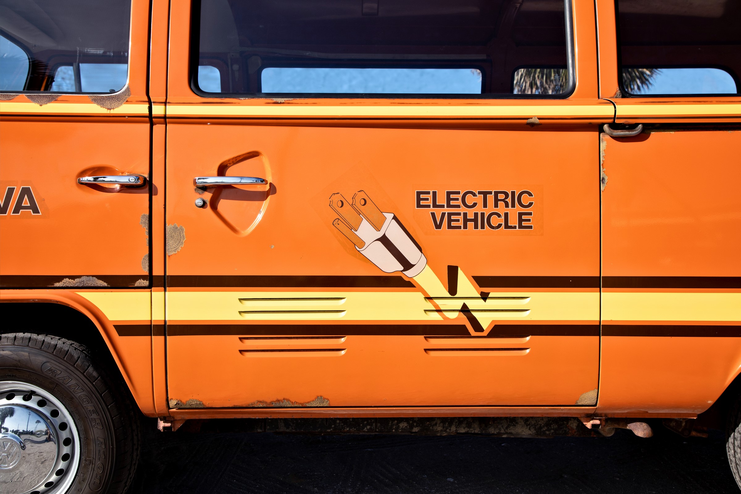 Essa VW Kombi elétrica viveu o futuro em 1979