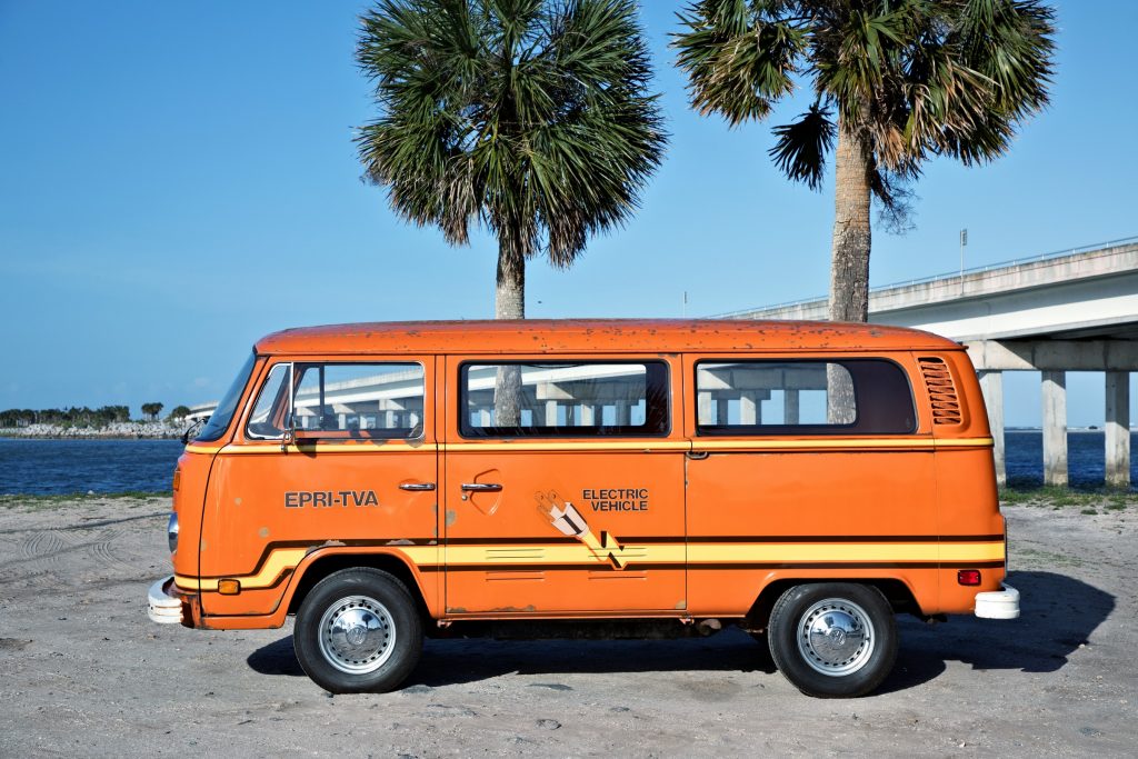 Essa VW Kombi elétrica viveu o futuro em 1979