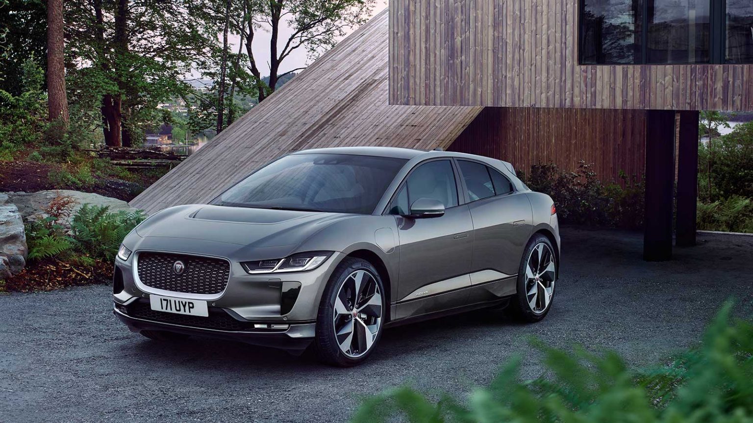 Jaguar IPace EV 400 os detalhes do SUV elétrico