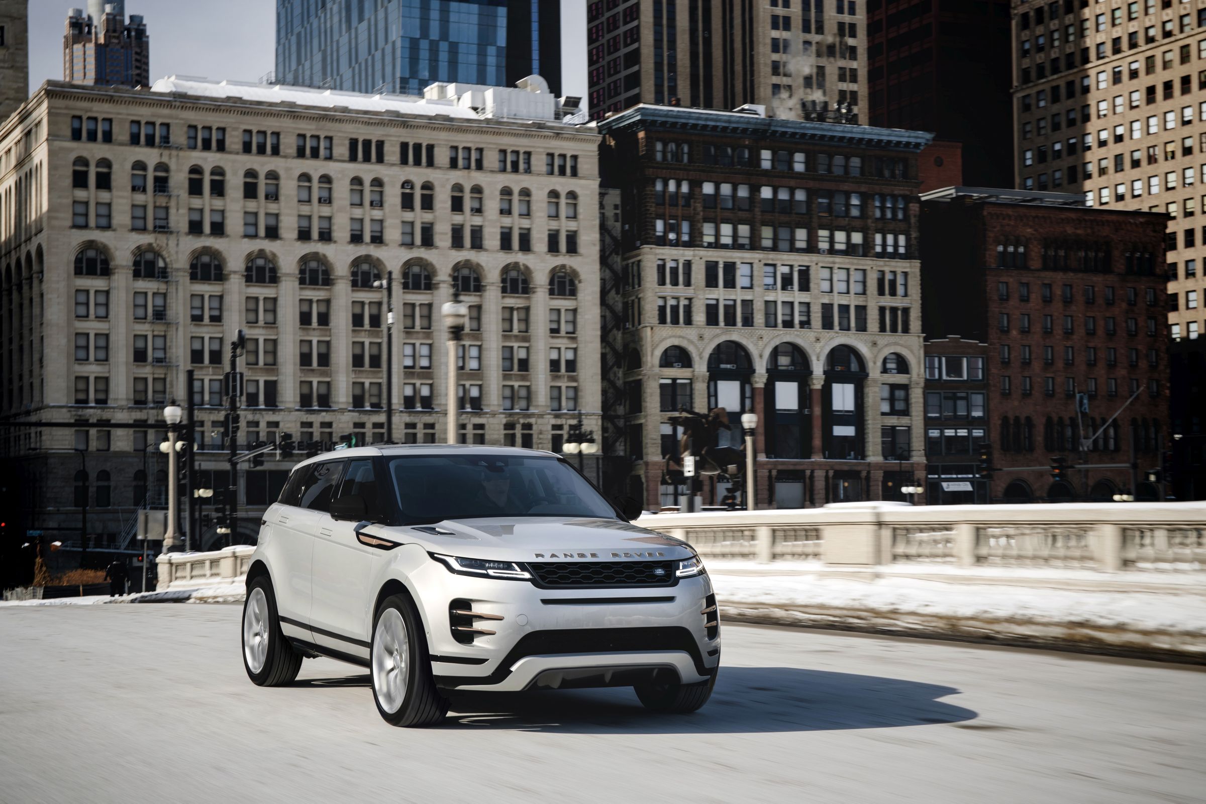 Land Rover volta a produzir o Range Rover Evoque no Brasil