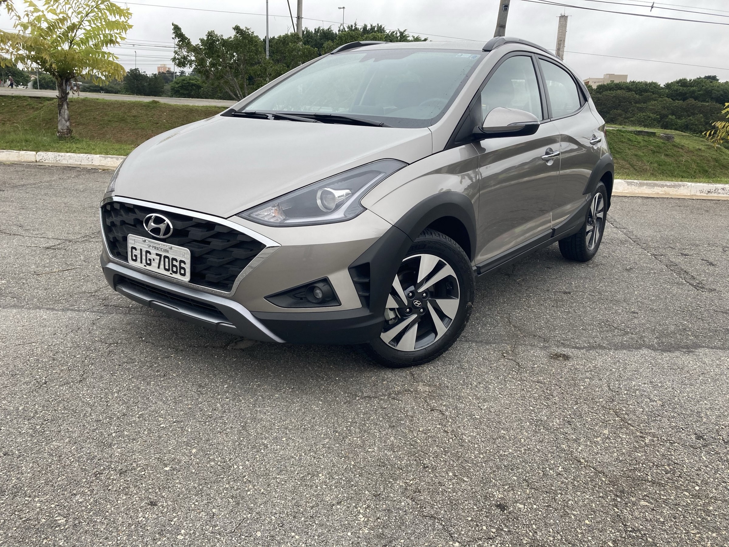 Testamos: Hyundai HB20X agrada sem brilhar