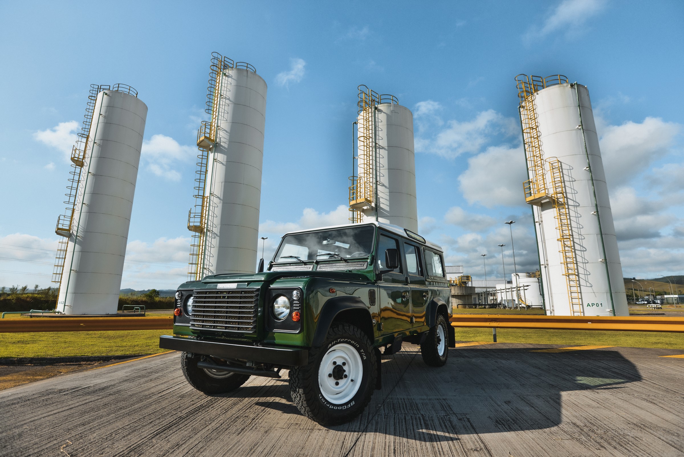 Jaguar Land Rover inaugura centro de restauração no RJ