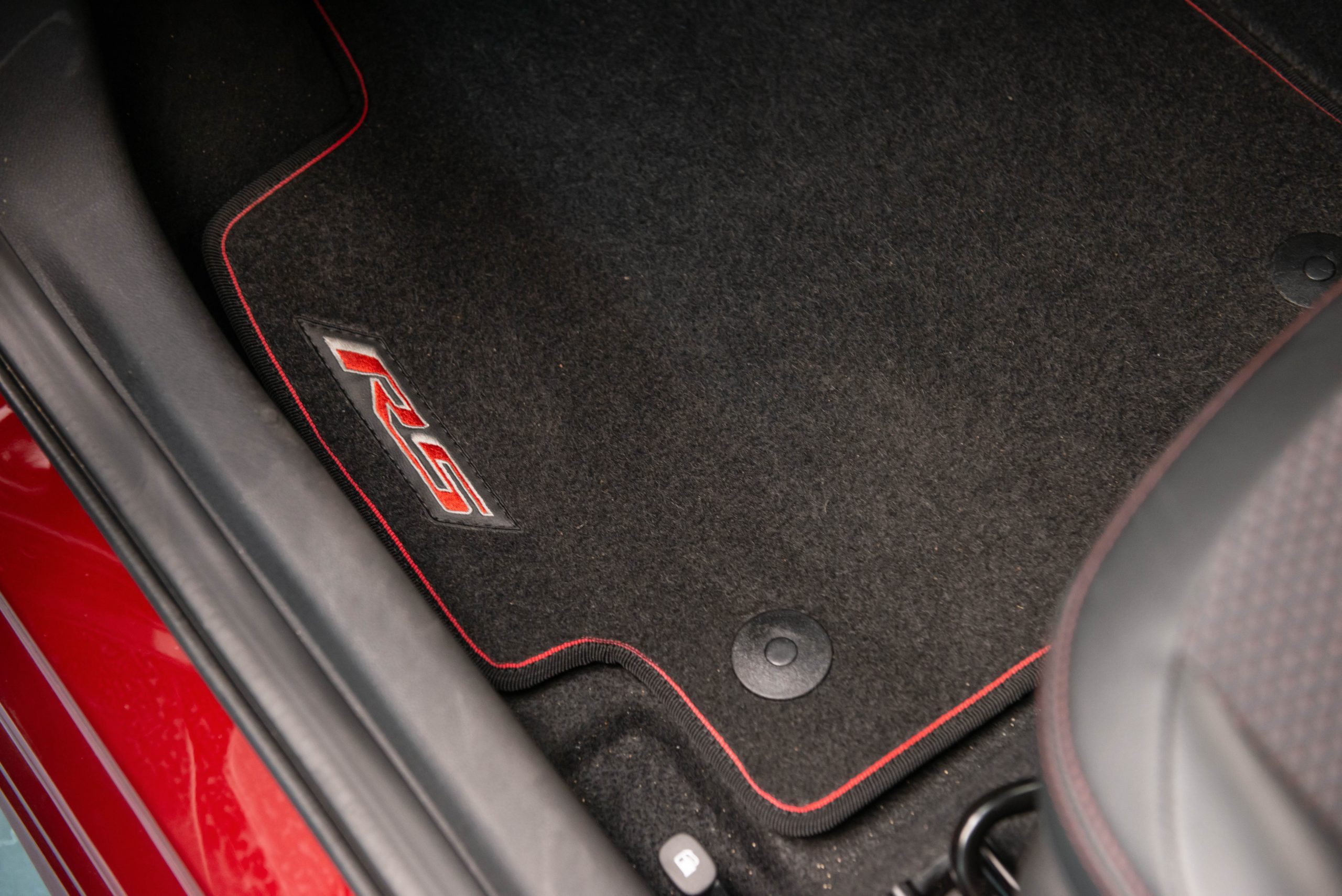 Chevrolet Onix RS 2022: tudo sobre a versão com visual esportiva do hatch