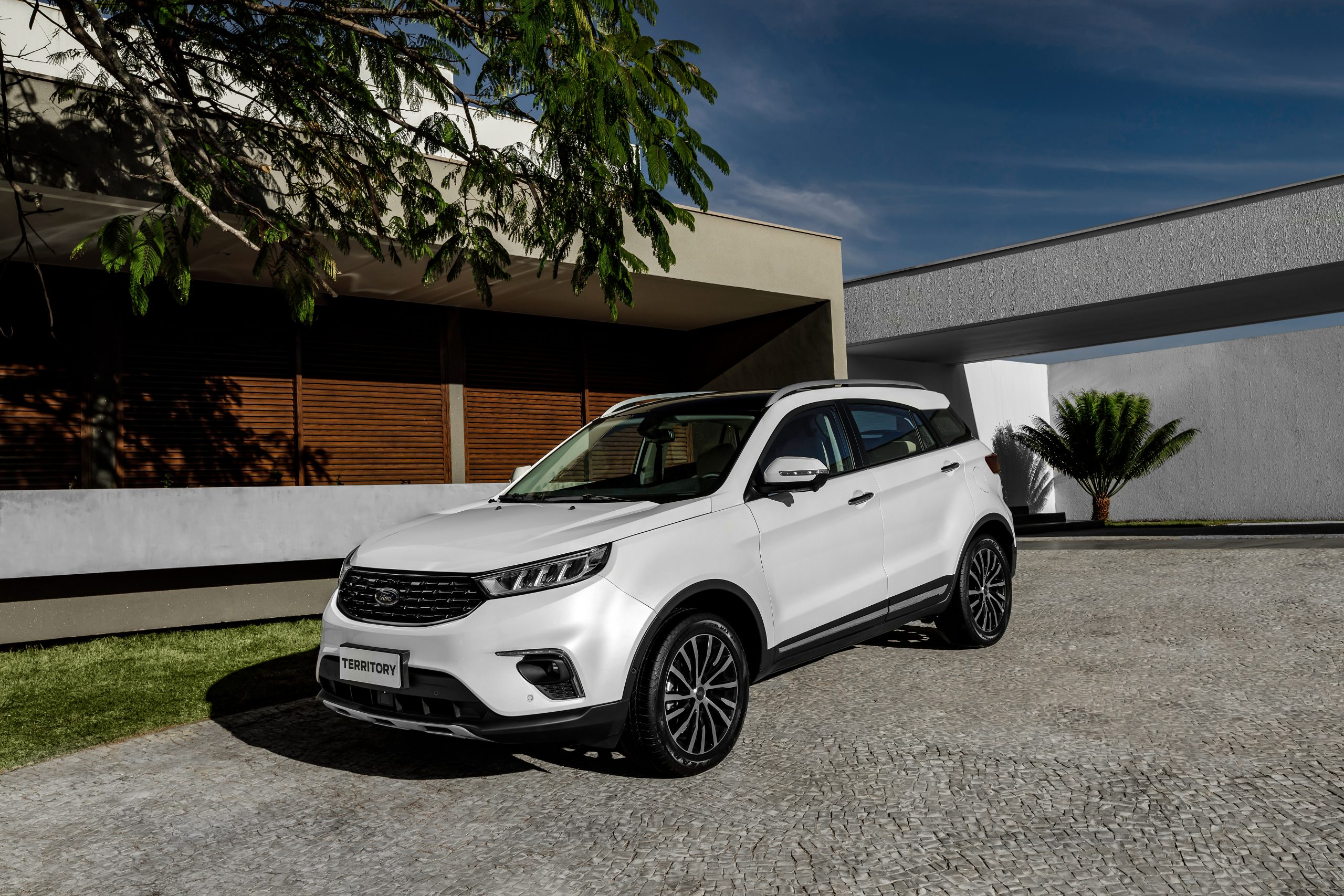 Ford Territory ou Caoa Chery Tiggo 8: qual SUV médio vale mais a compra?