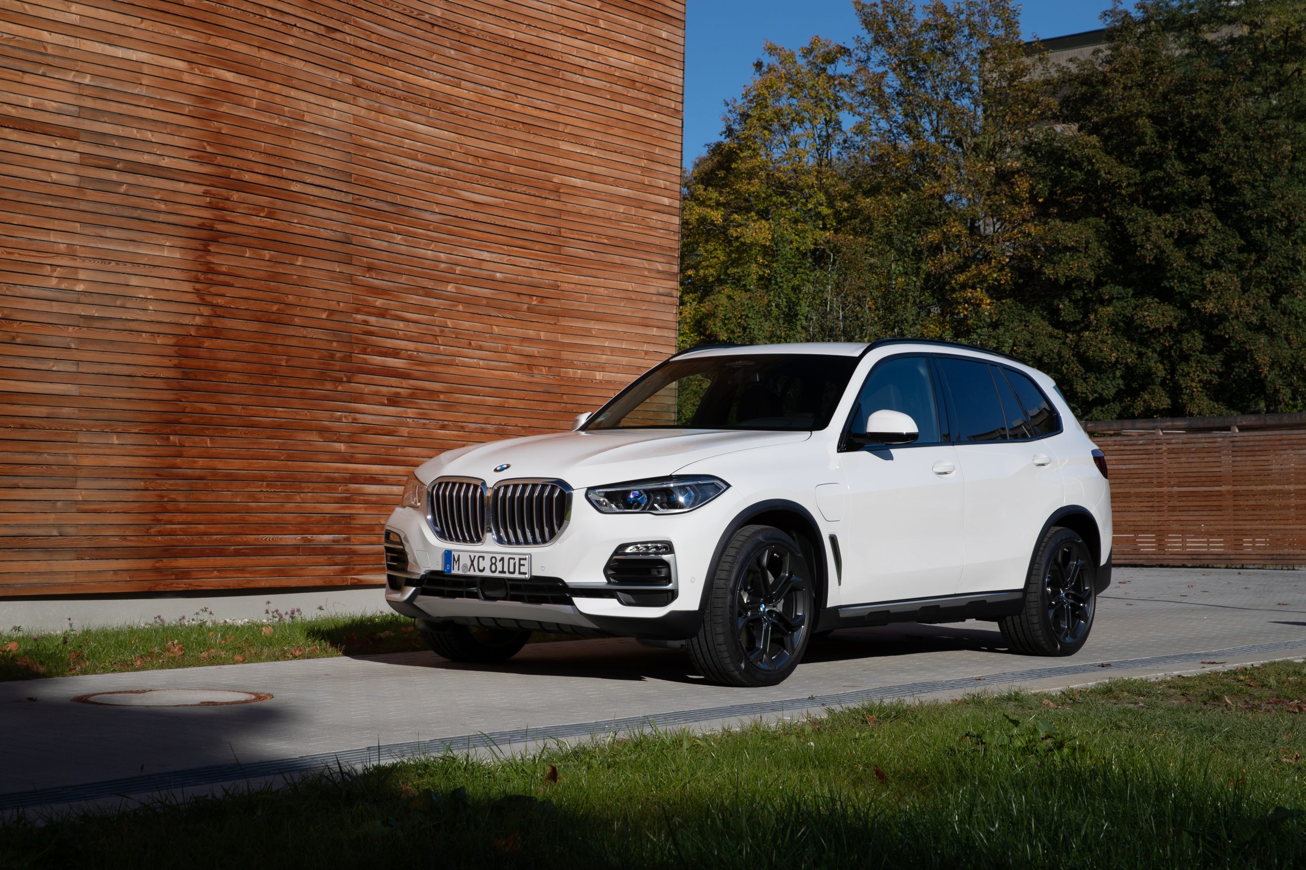 BMW X5 híbrido 2021: tudo sobre o SUV eletrificado de luxo