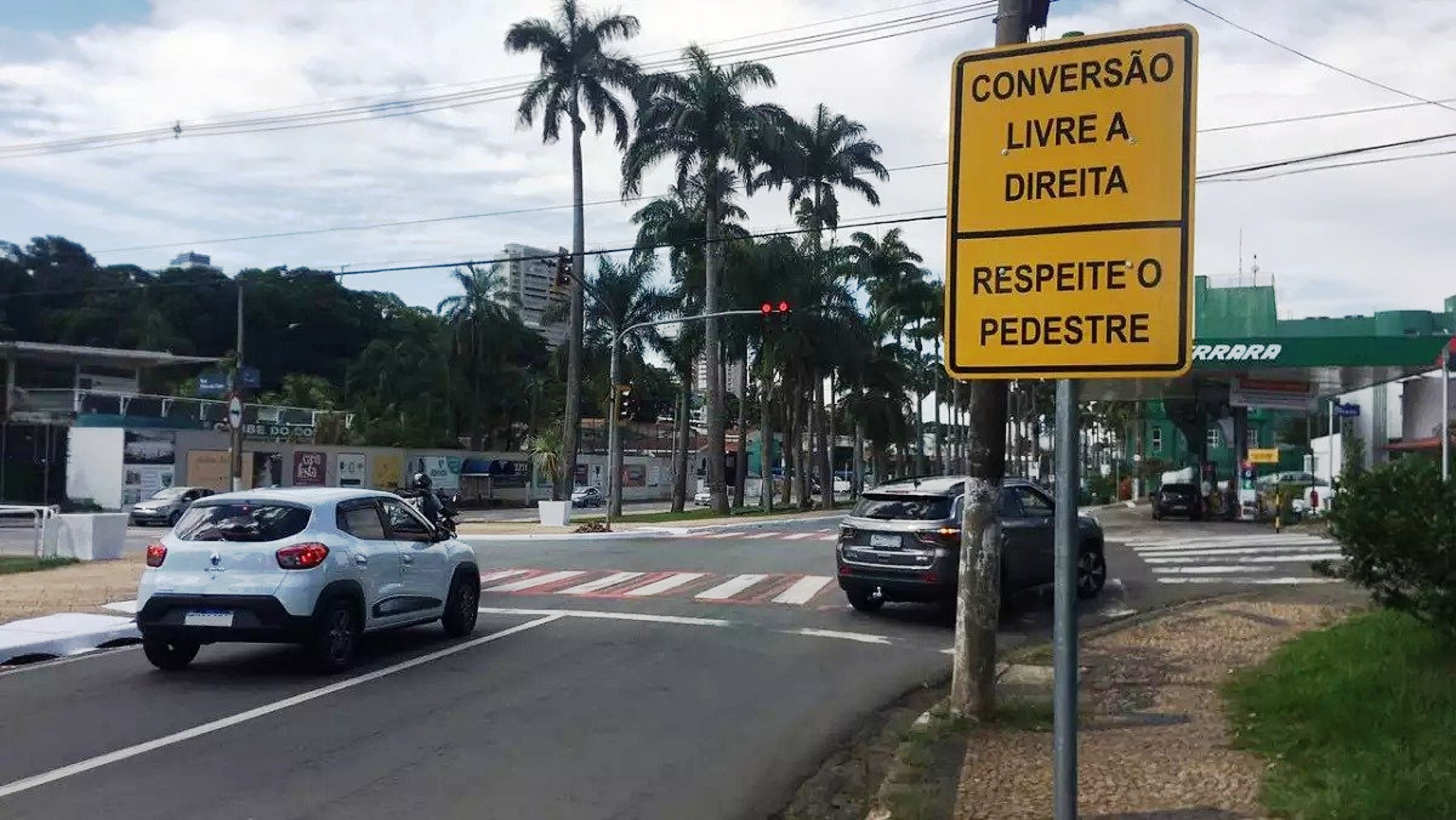 Nova lei de trânsito permite furar o sinal vermelho? Entenda a questão