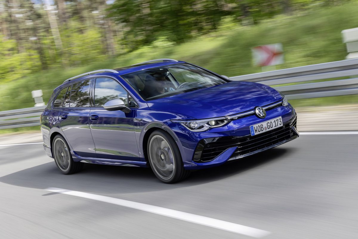 Nova VW Golf Variant R é uma perua esportiva com mais de 300 cv