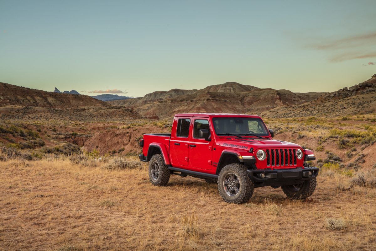 Jeep Gladiator Rubicon é visto sem camuflagem em Minas Gerais