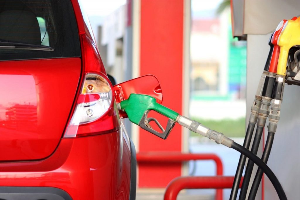 Etanol ou gasolina? Saiba qual escolher na hora de abastecer