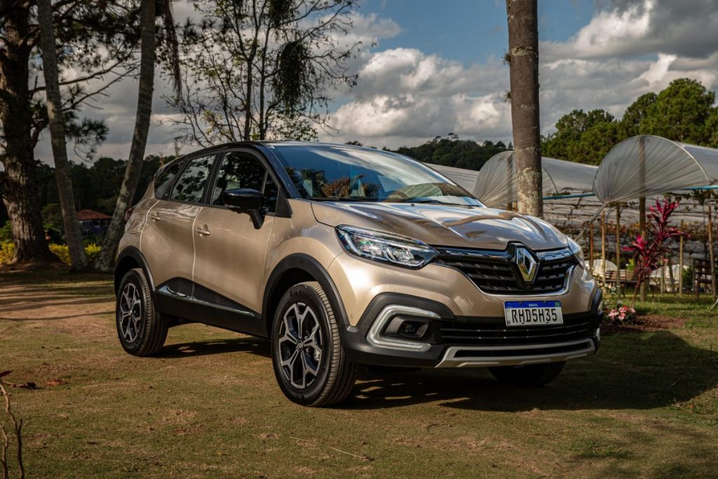 Renault Captur e Duster contarão com motor que reduz consumo de combustível