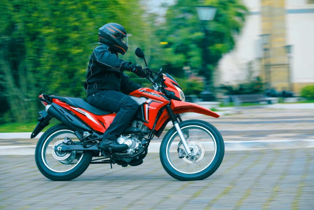 direção defensiva para motocicletas