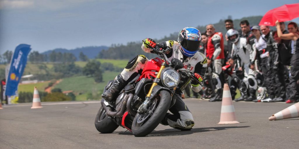 3 segredos da pilotagem para viagens de moto de longa distância - Zelão  Racing - Blog