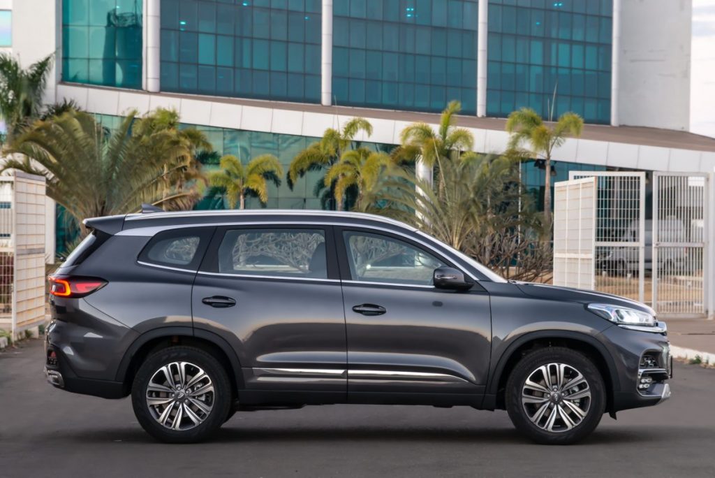 Chery Tiggo 8 é o 3 º SUV médio mais vendido em agosto e o Jeep Compass é o 1 º