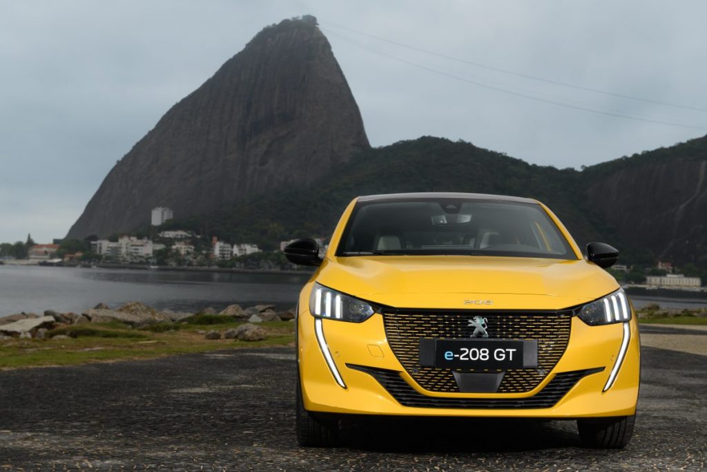 Novo Peugeot e-208 GT tem preço de R$ 244.990