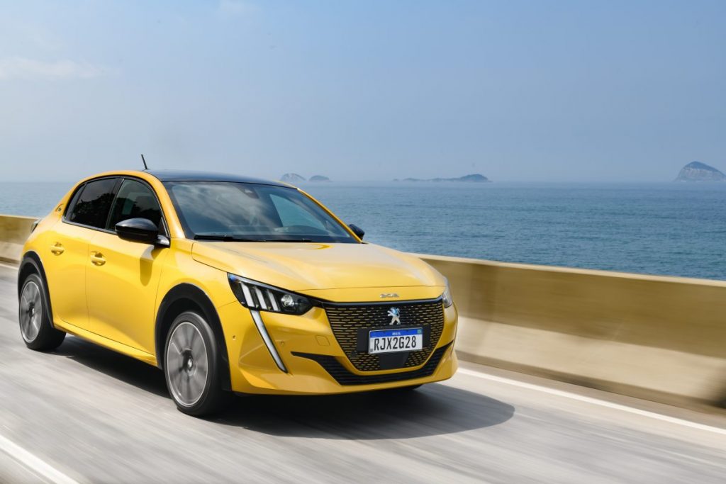 Novo Peugeot e-208 GT tem preço de R$ 244.990