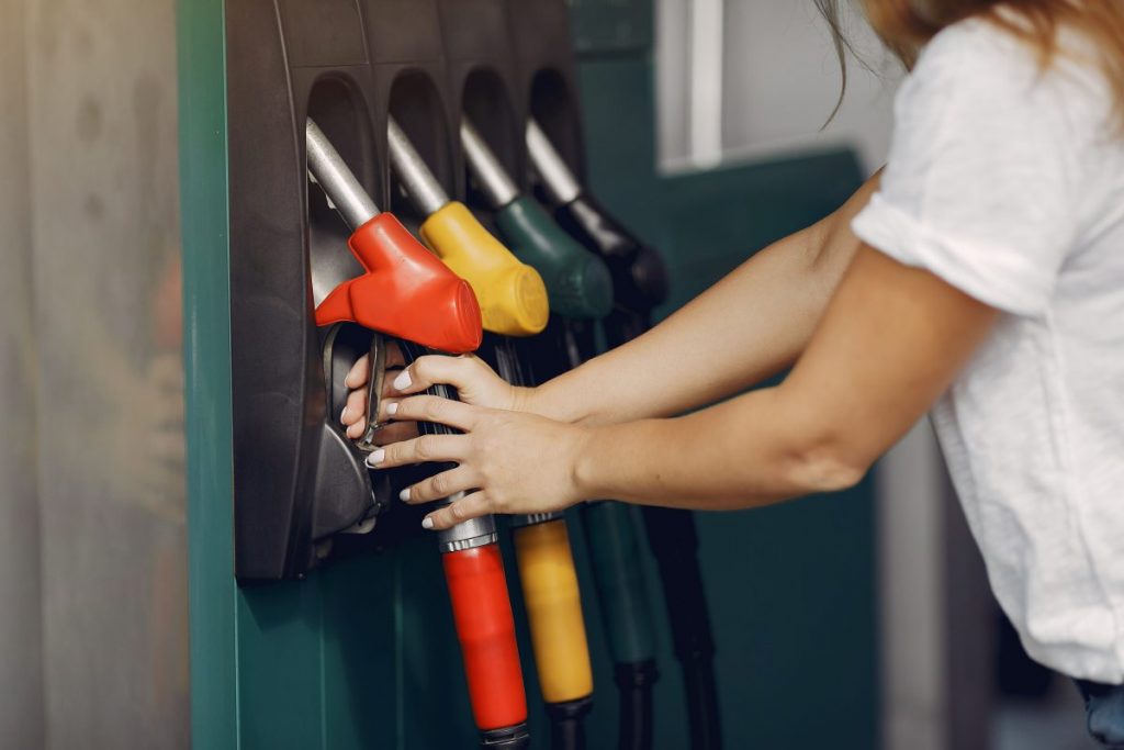 Gasolina pode abaixar 20 centavos com a redução a zero da importação