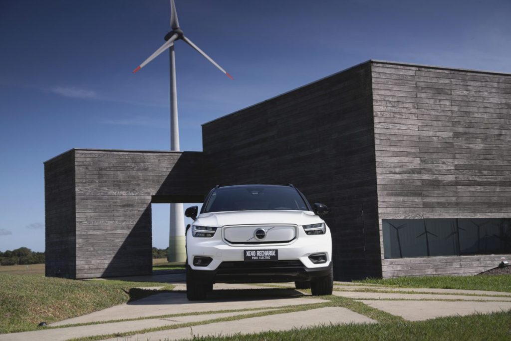 Volvo anuncia investimentos em infraestrutura; XC40 híbrido sai de linha