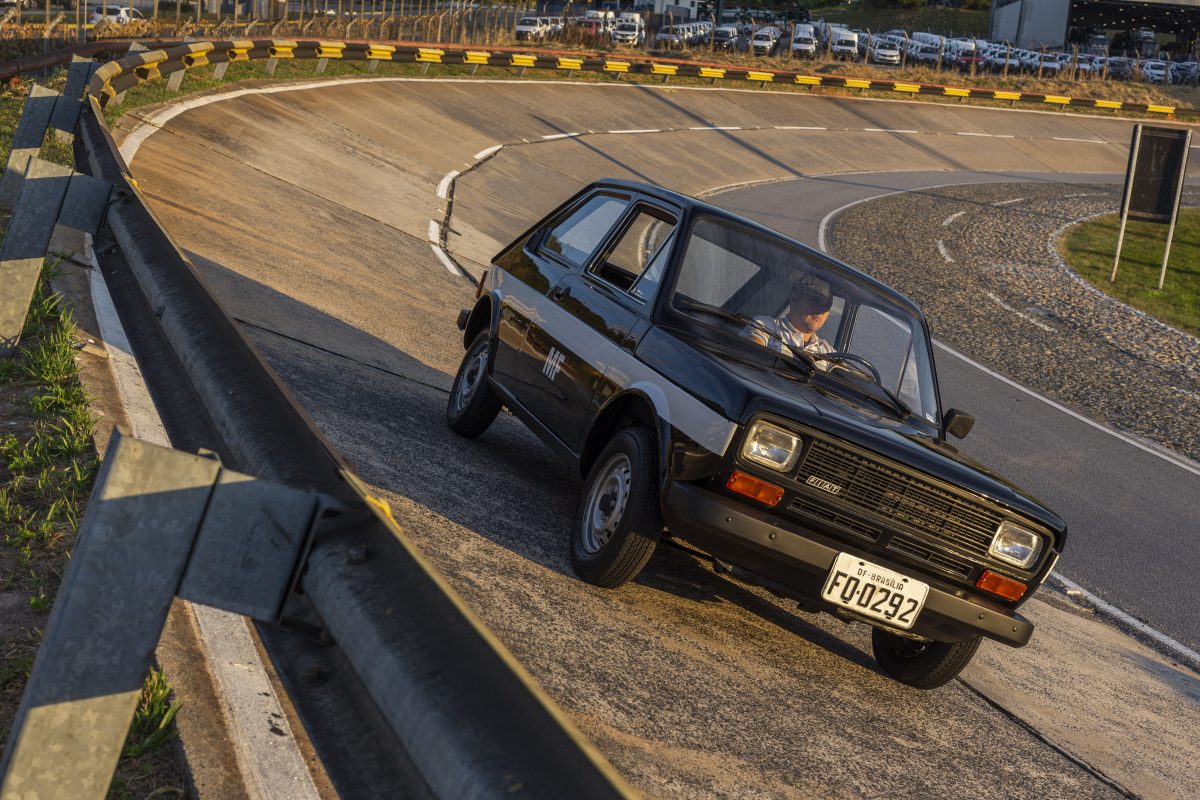 Colecionadores de carros: Contran aprova volta da placa preta; entenda!