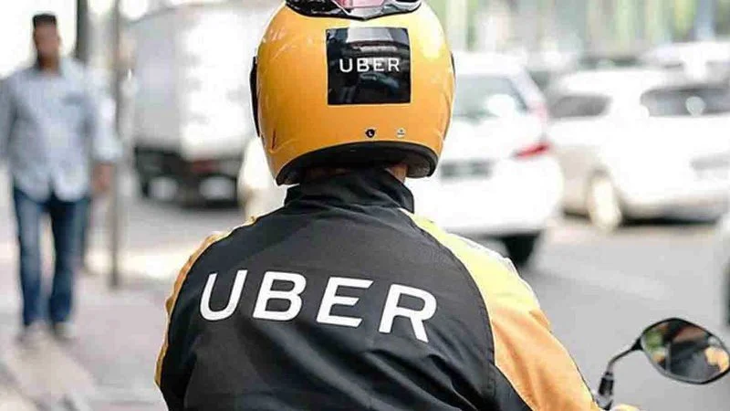 Confira como se cadastrar para trabalhar com a Uber Moto