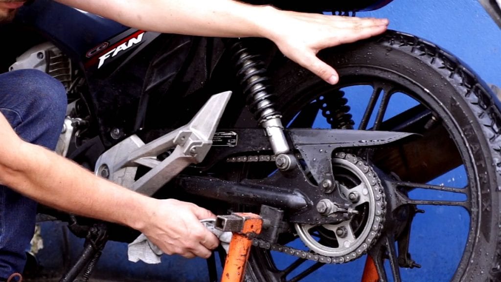 Revisão de moto: quando fazer e quais são os itens essenciais? Veja – Blog  Pantaneiro Capas