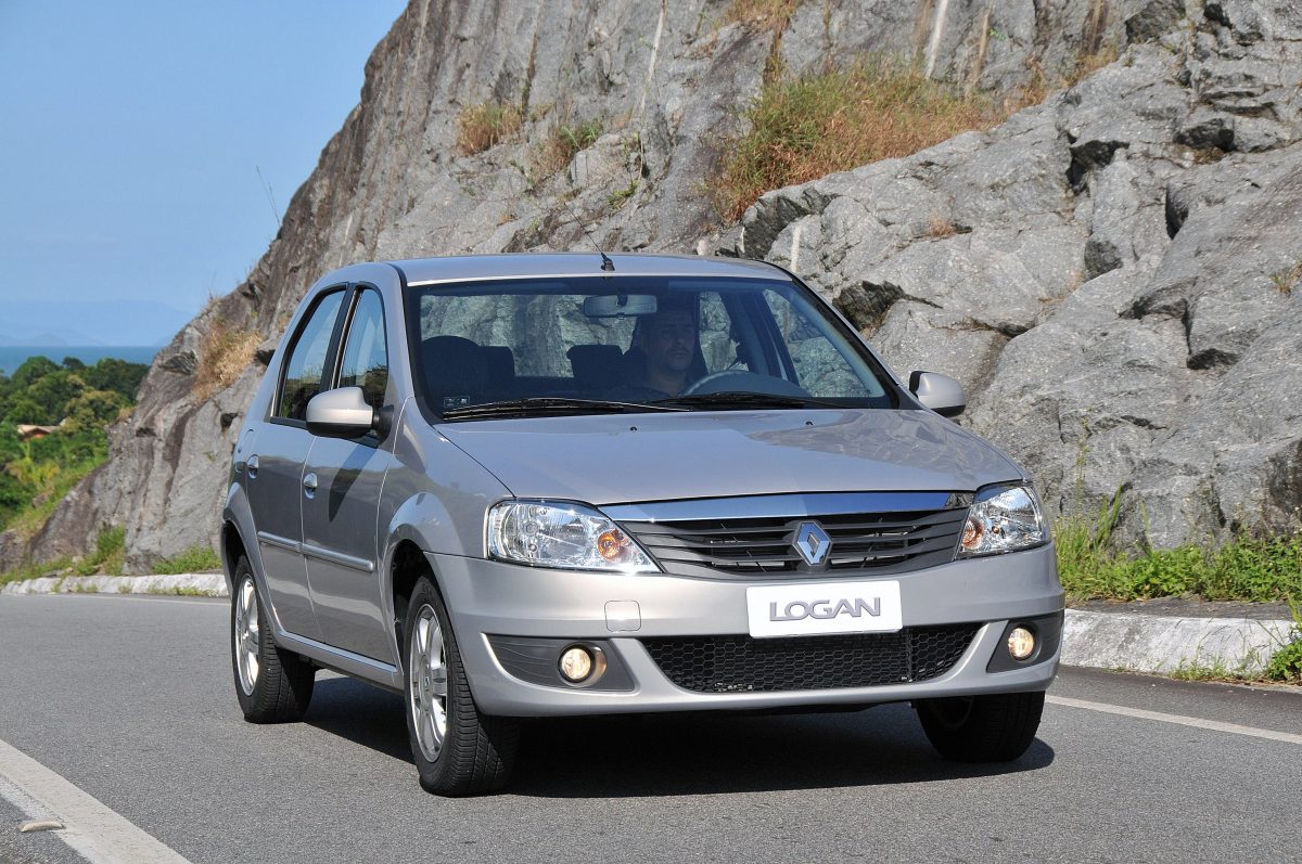 Renault Logan (Foto Reprodução/Internet)