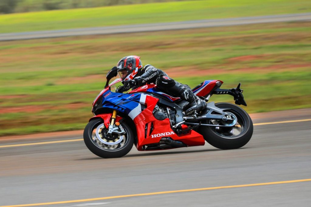 Confira os atributos da Honda CBR 1000RR-R Fireblade 2022