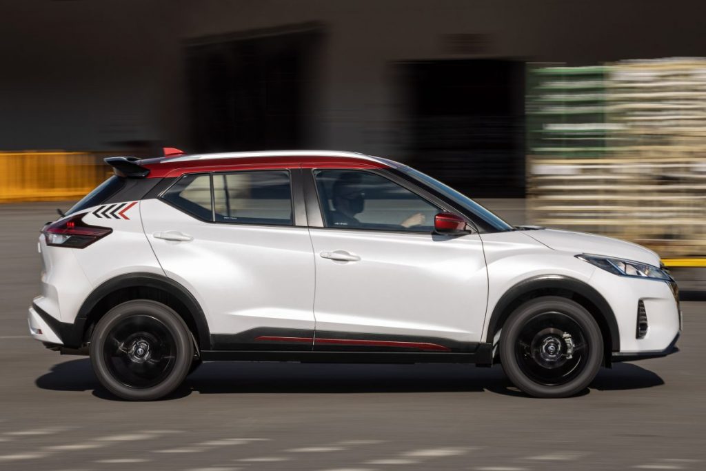 Veja os detalhes do Nissan Kicks X-Play e confira se vale o investimento 