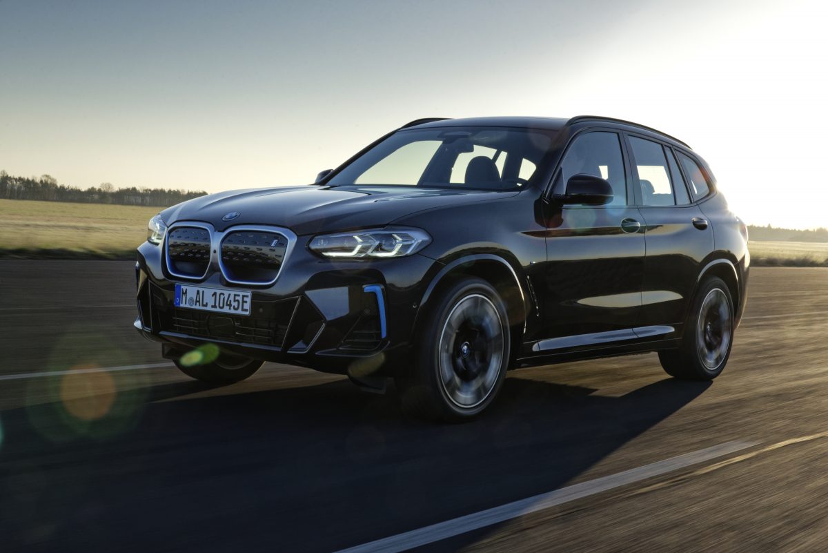 BMW iX3 chega ao Brasil em 2022 para brigar com Volvo XC40