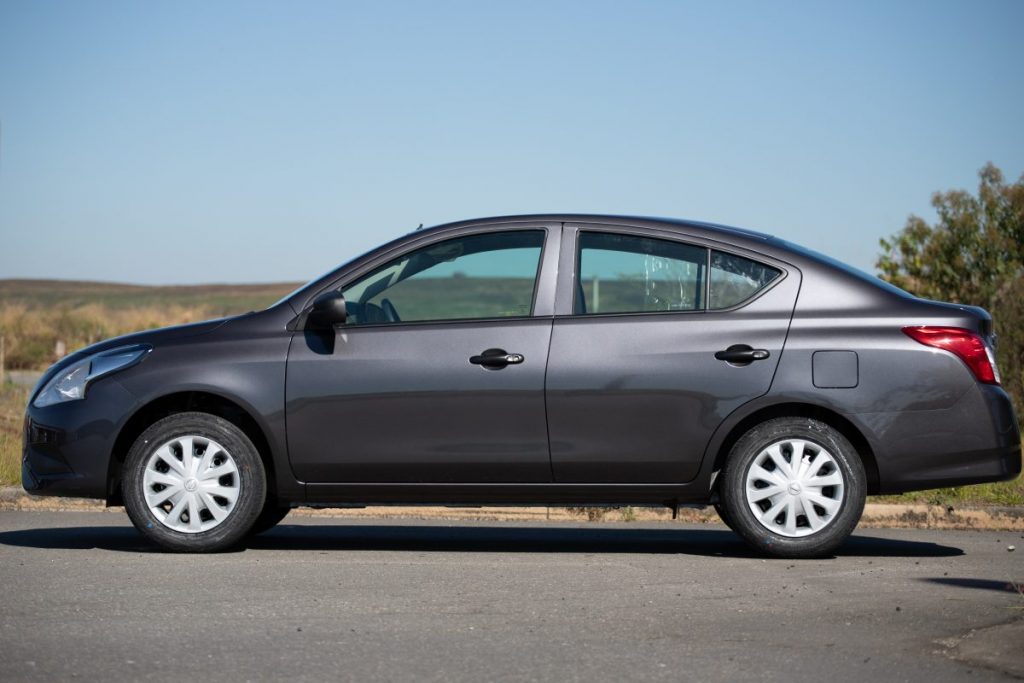 Veja os detalhes do Nissan Verda V-Drive, um dos melhores carros para trabalhar com Uber