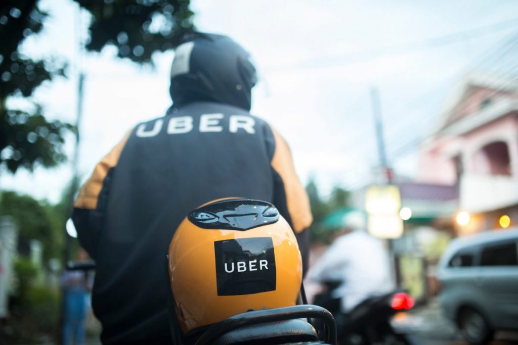 Serviço Uber Moto é expandido para mais cidades no Brasil, veja