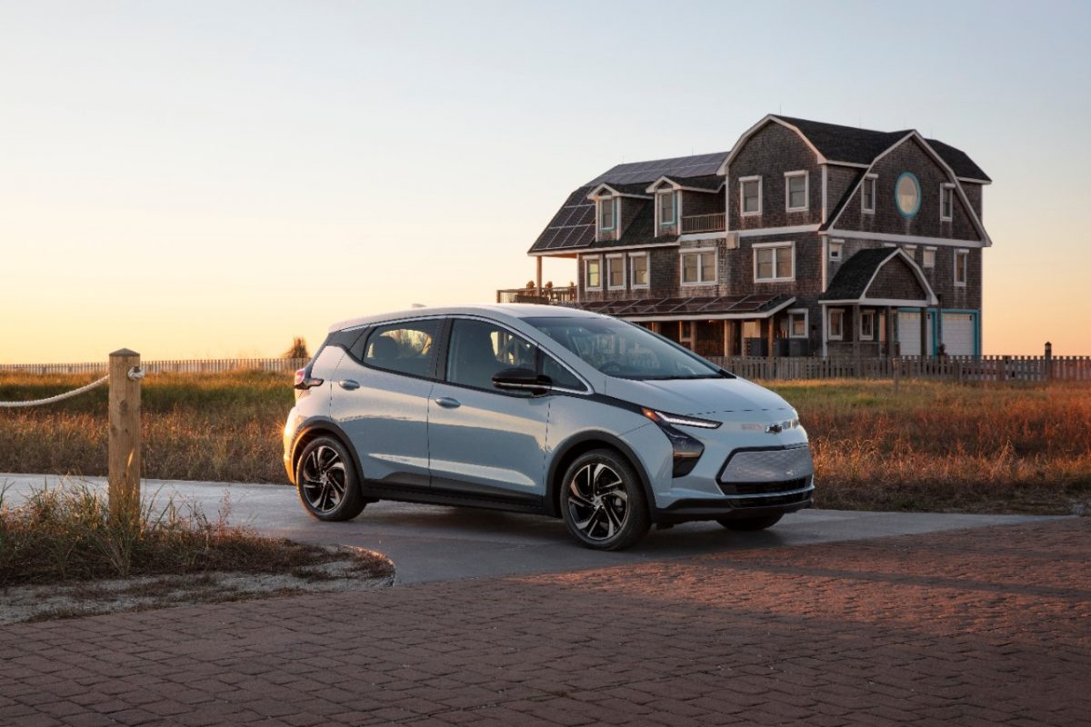 Chevrolet Bolt e Bolt EV terão produção retomada nos EUA