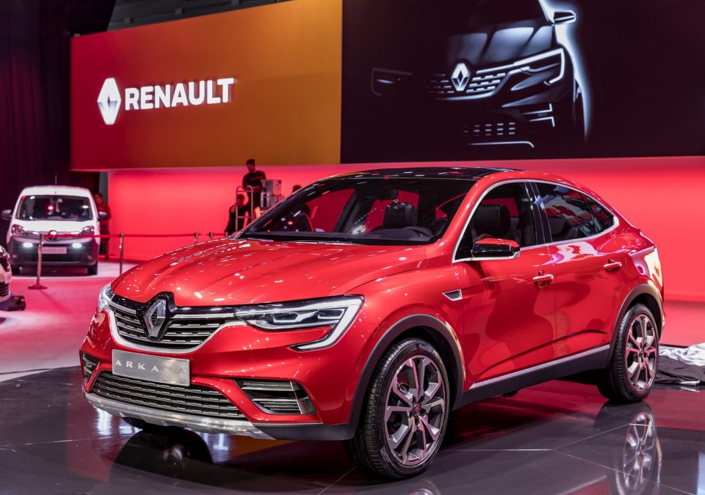 Futuro da Renault na Rússia ainda é incerto, montadora paralisou produção novamente essa semana