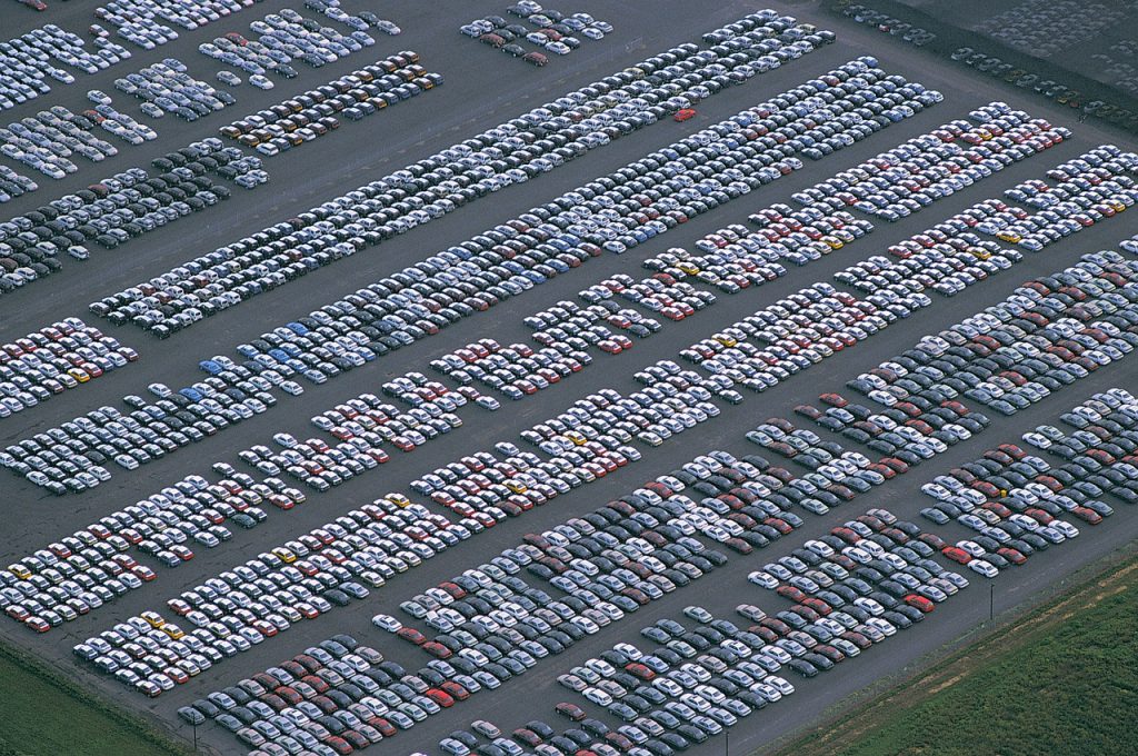 Leilão de veículos cresce em meio a disparada de preços dos carros