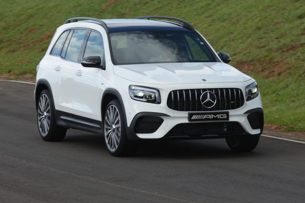 Conheça os novos Mercedes-Benz GLA 35 AMG 4Matic e GLB AMG 4Matic