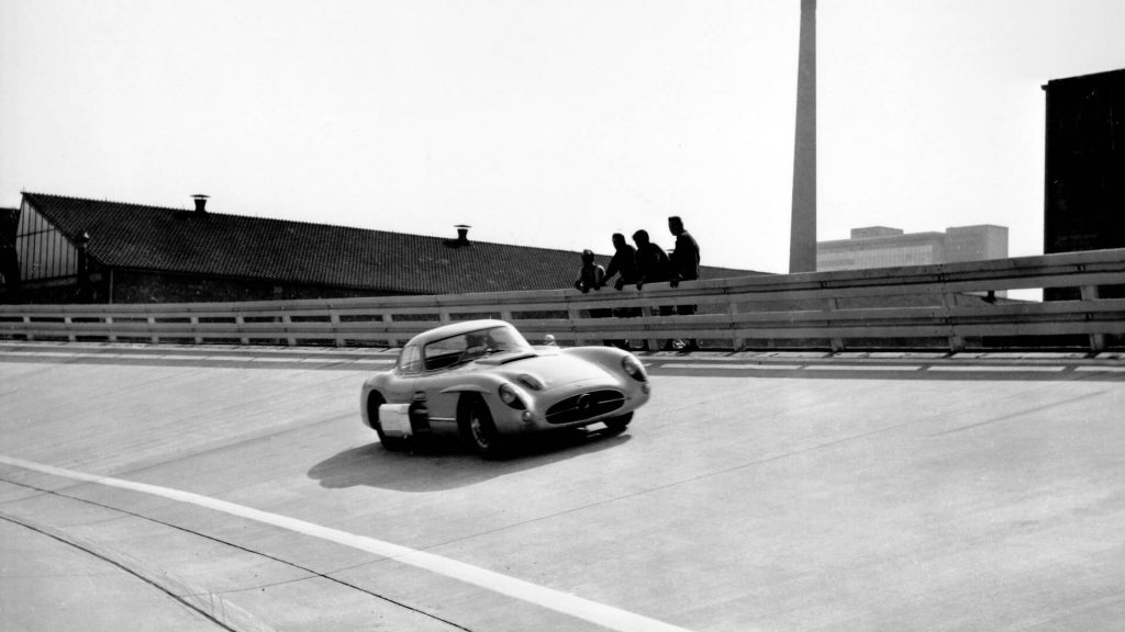 Conheça o carro mais caro do mundo, trata-se do Mercedes 300 SLR Uhlenhaut 1956, que foi vendido por R$ 725 milhões, veja