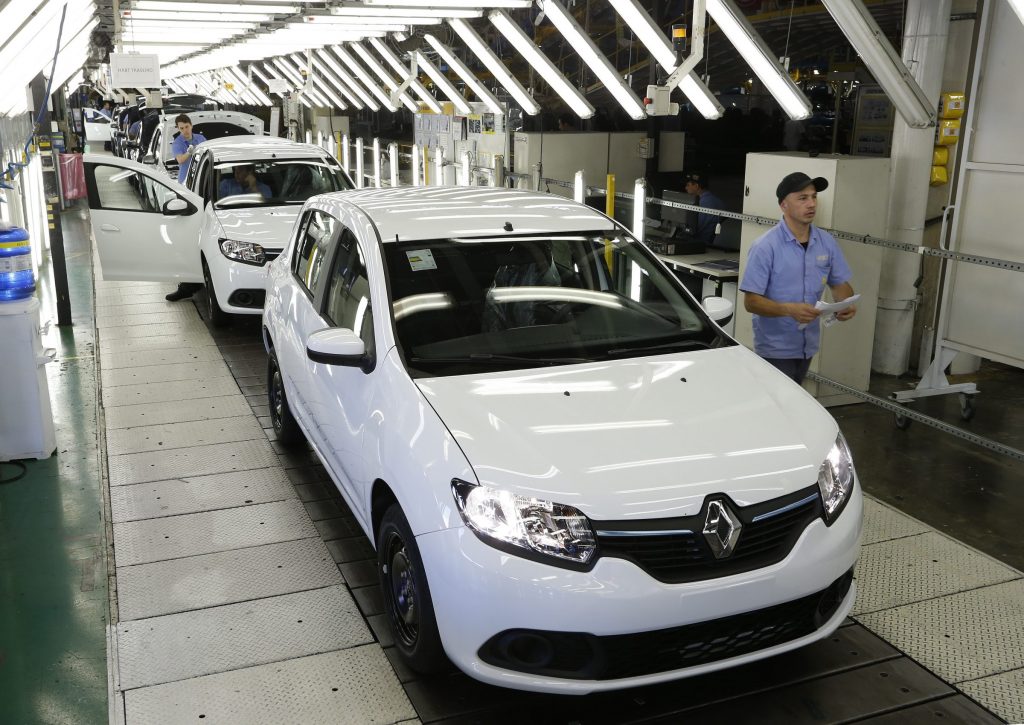 Kwid e Duster tem produção interrompida após início da greve na Renault