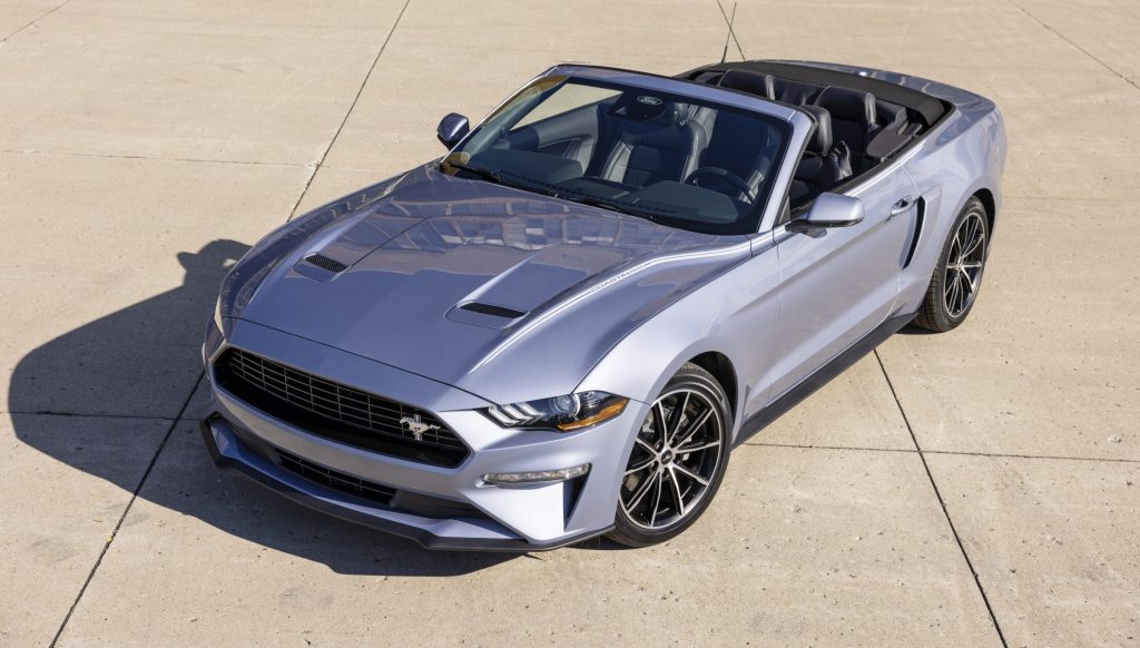 O Ford Mustang 2024 deve ser apresentado em abril de 2023. Porém, algumas especulações do que esperar no modelo já são feitas, veja