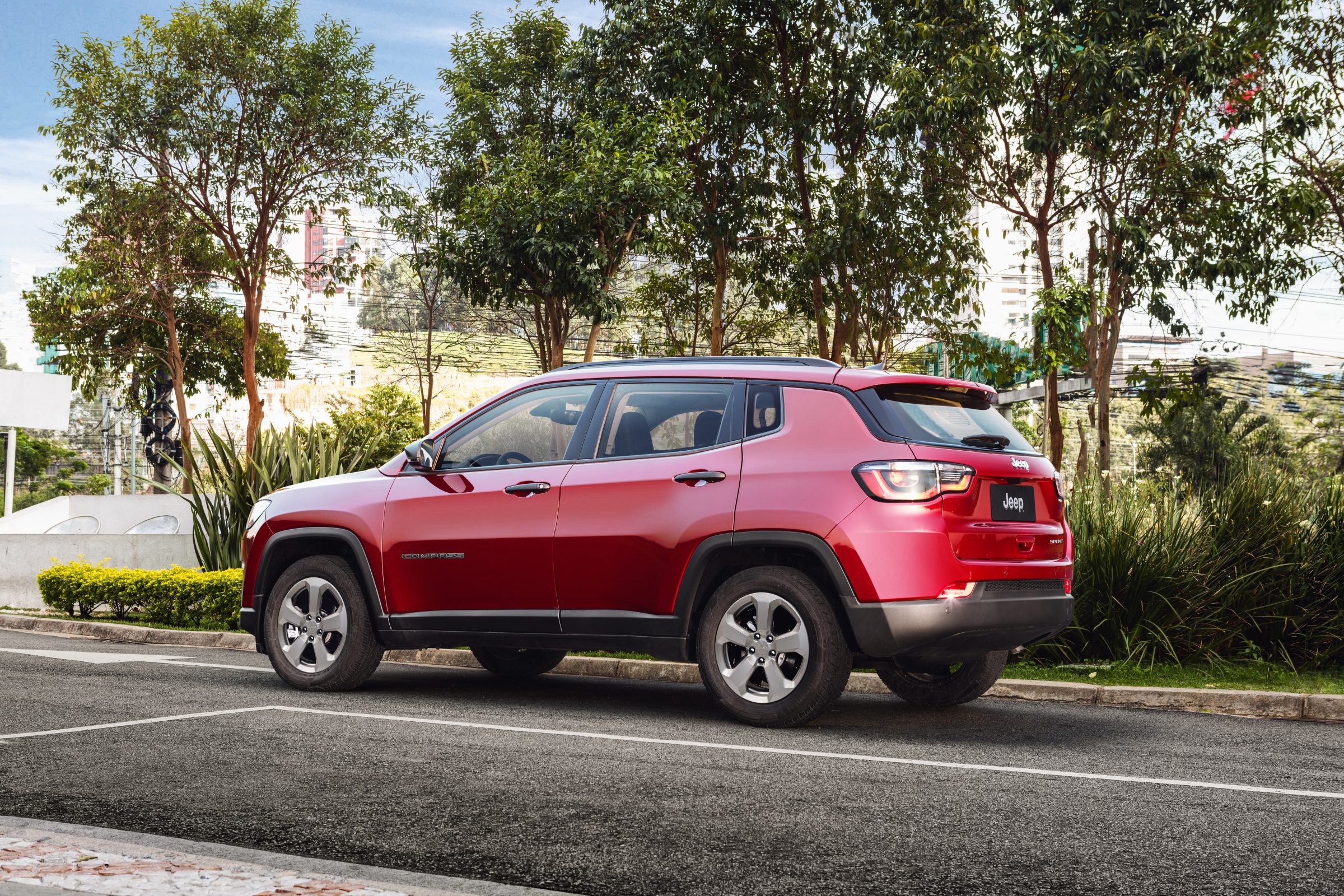 Onix, Corolla e Jeep Compass se destacam entre os carros usados; veja a  pesquisa