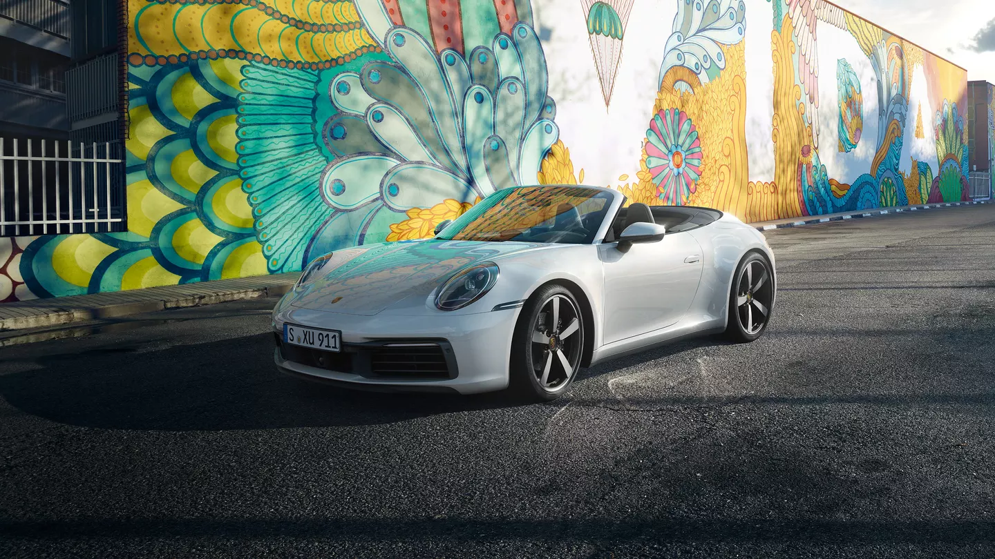 Conheça o novo carro da advogada Deolane Bezerra, um Porsche 911 Carrera Cabriolet avaliado em R$ 1,4 milhões