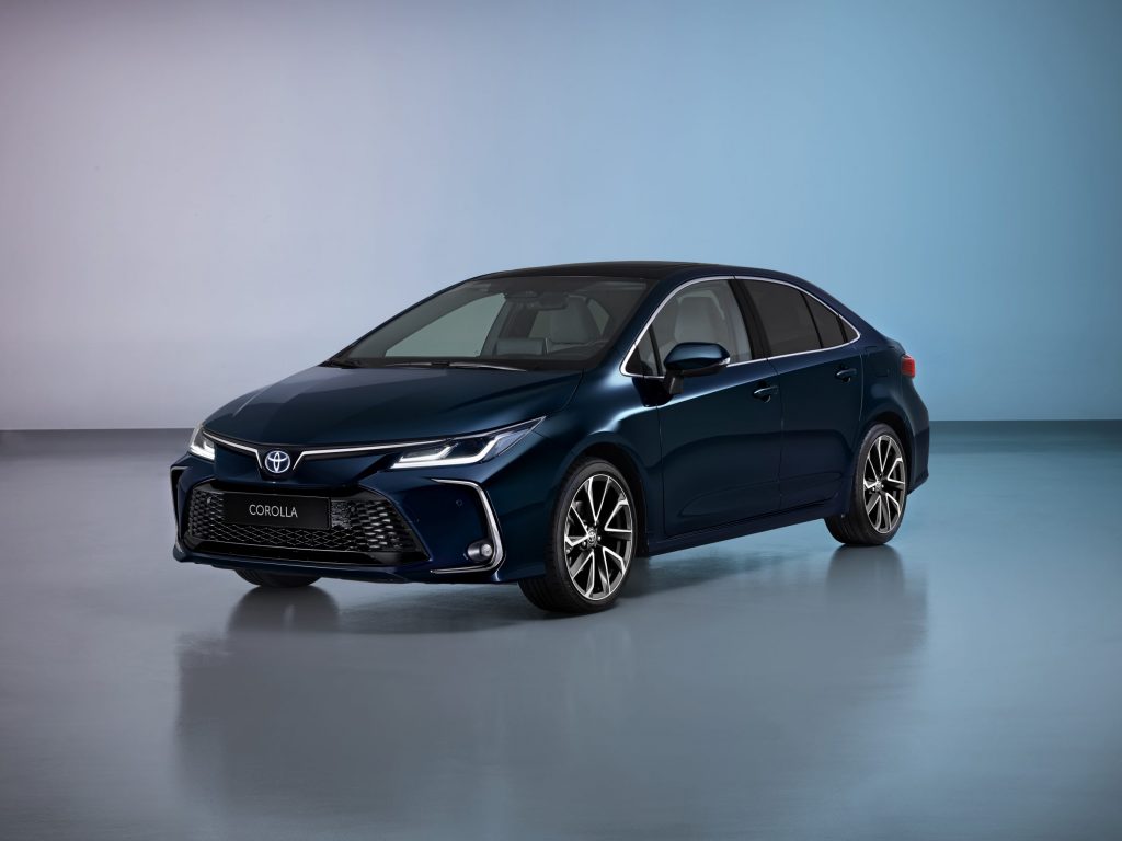 Toyota Corolla 2023 ganha novidades no mercado europeu 