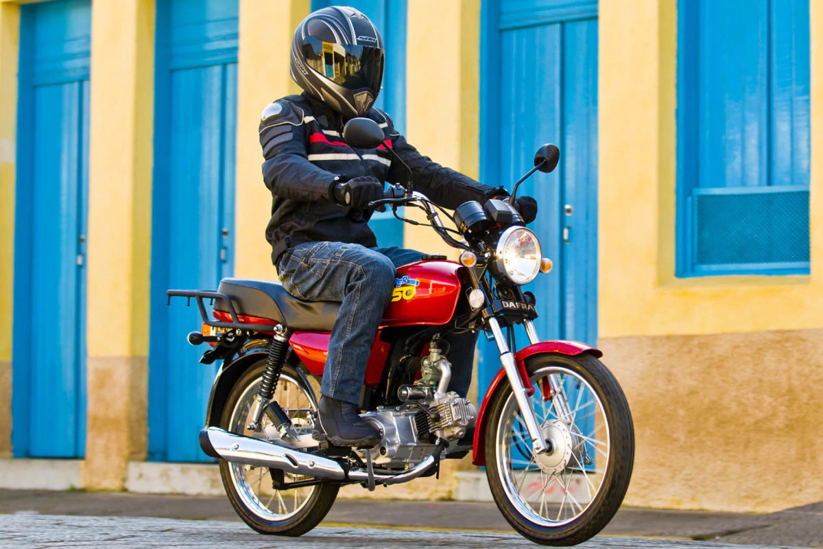 pilotos de motos de 50 cc podem conseguir CNH mais barata se PL for aprovado