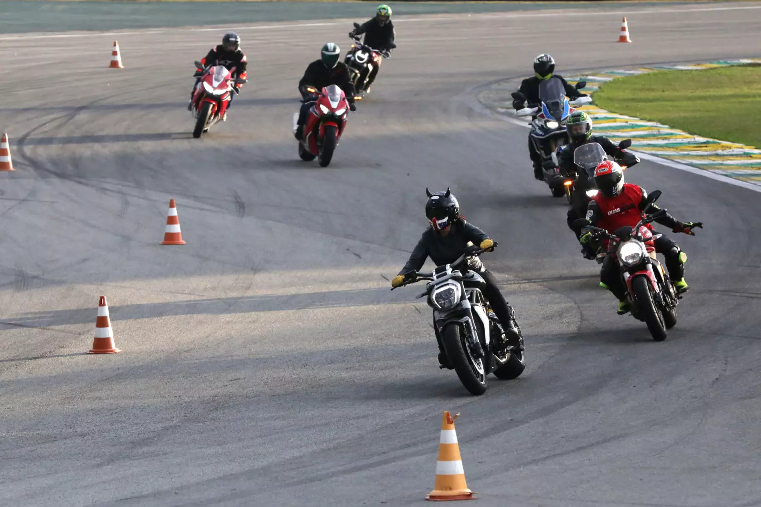 O Autódromo De Interlagos Não é Para Moto - Ellegancy Costuras