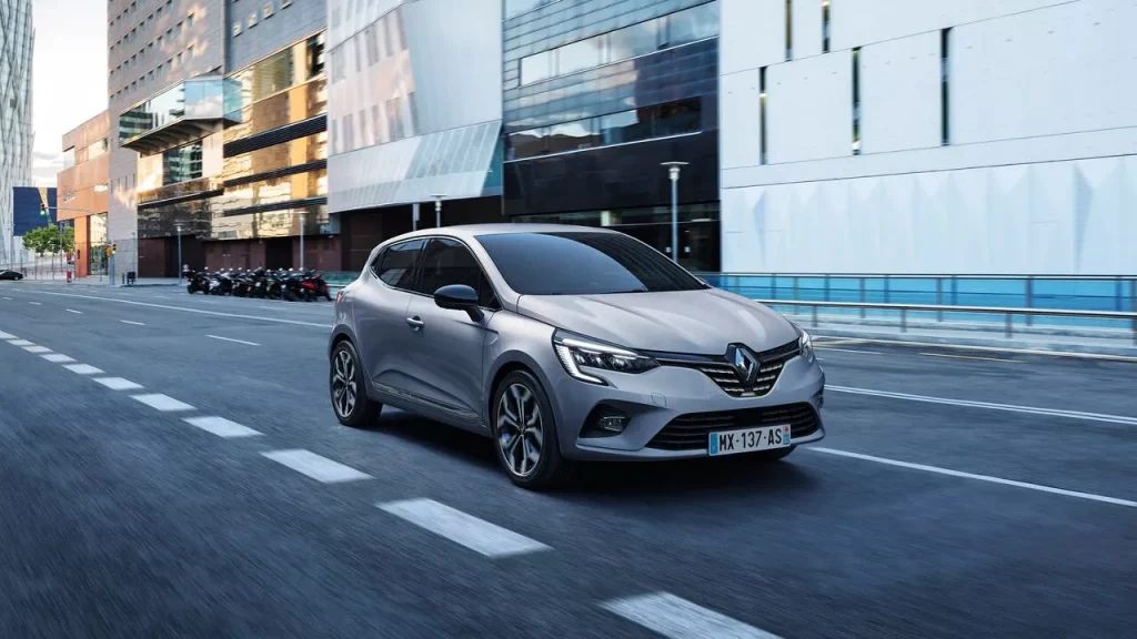 Renault Clio ganhará sexta geração eletrificada antes de se despedir totalmente na Europa