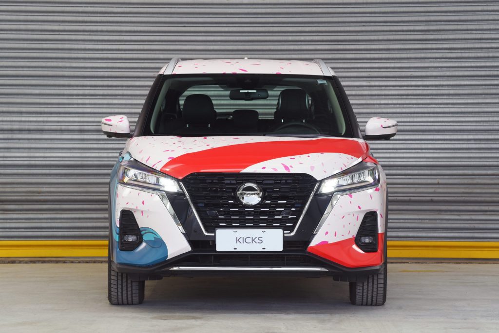 O Nissan Kicks com pintura especial em homenagem à Imigração Japonesa estará exposto no Festival do Japão neste fim de semana